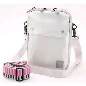 IHKWIP XL Everyday Essentials Crossbody with 2 Stra Silver Metallic Bag
